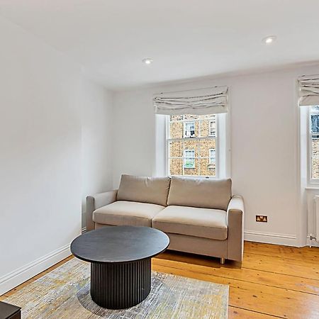 One-Bedroom Abode With A Balcony In Central London Ngoại thất bức ảnh