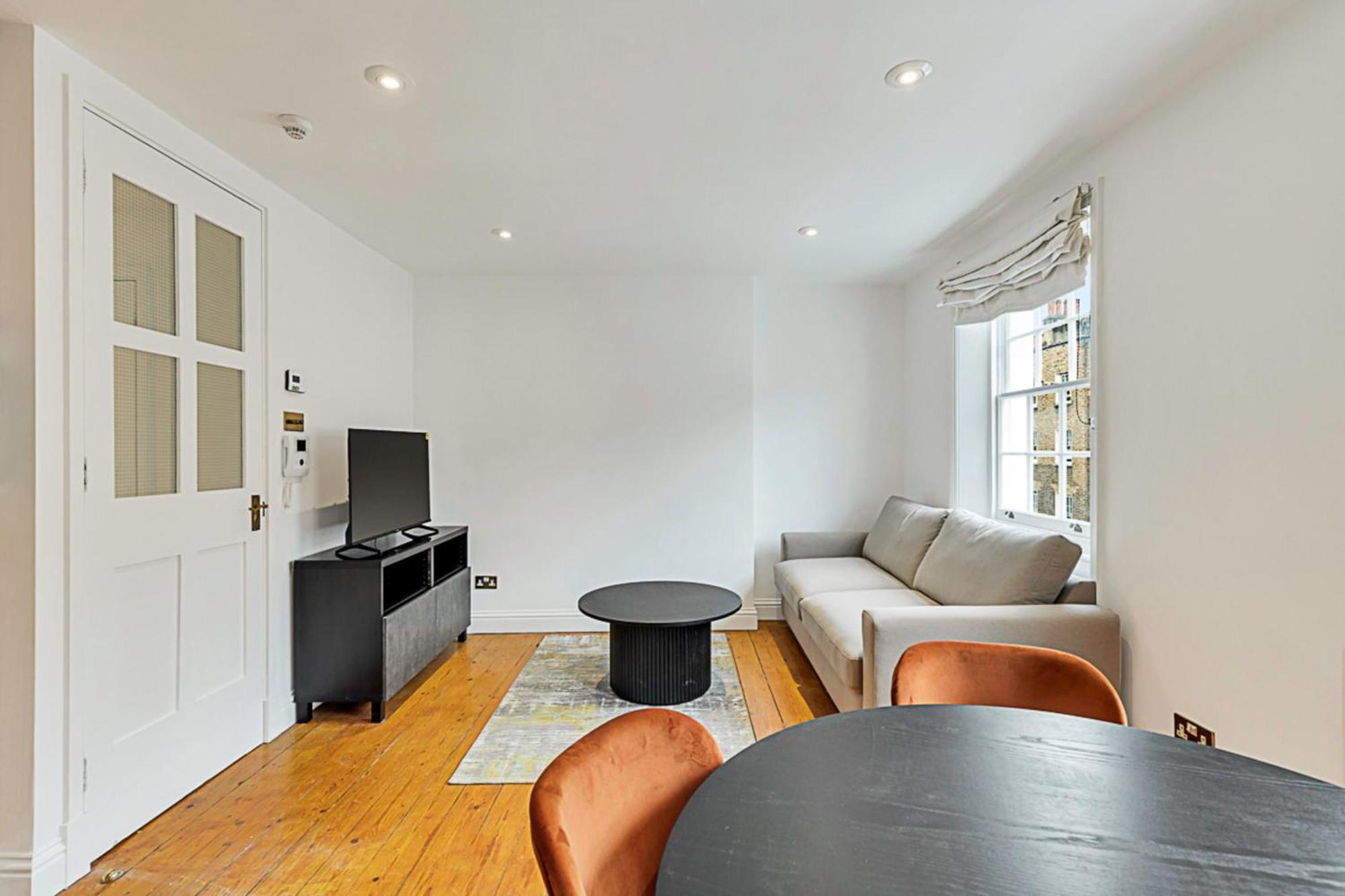 One-Bedroom Abode With A Balcony In Central London Ngoại thất bức ảnh